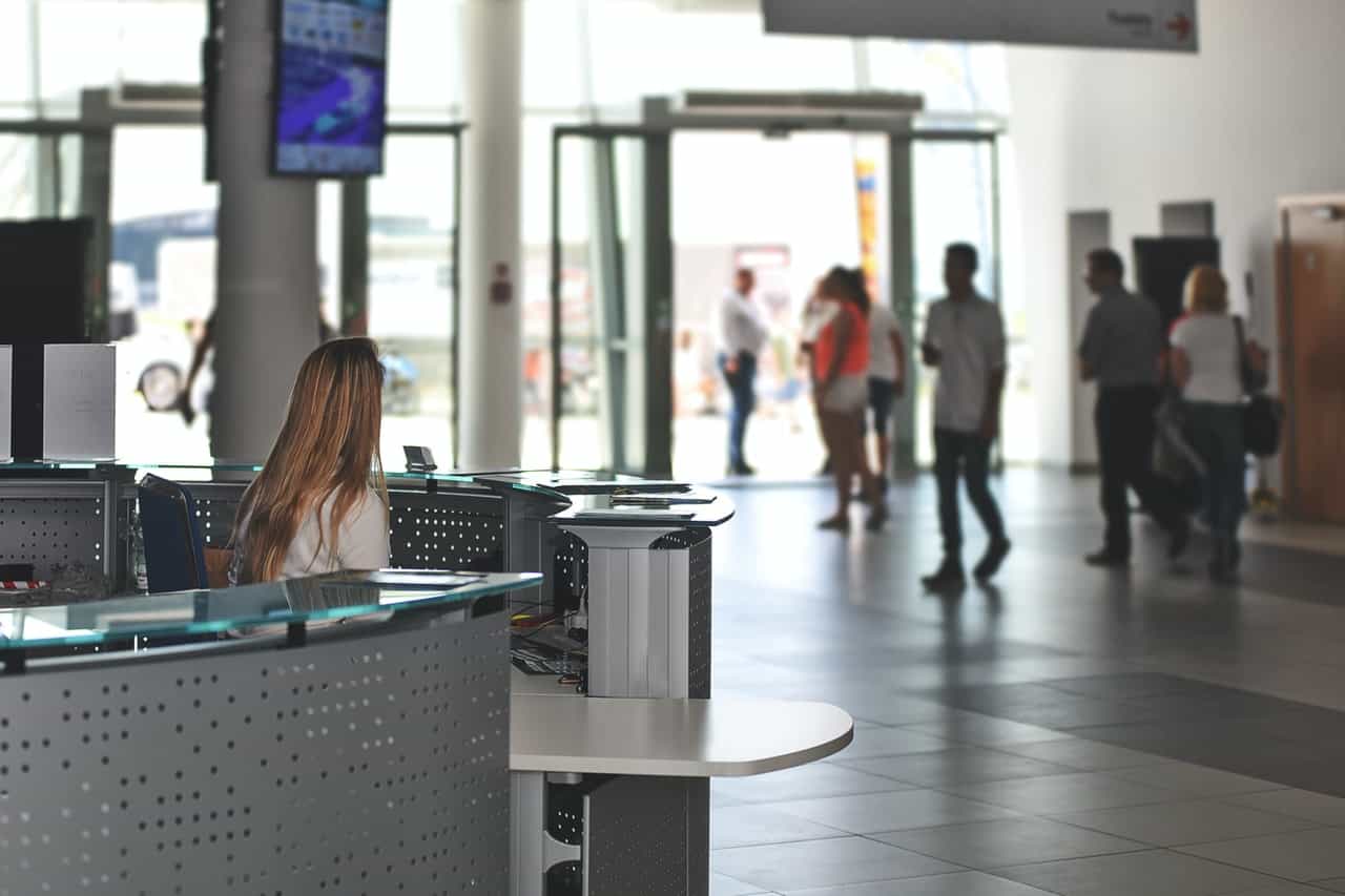 Photo by PhotoMIX Company: https://www.pexels.com/photo/white-sitting-behind-counter-under-television-518244/